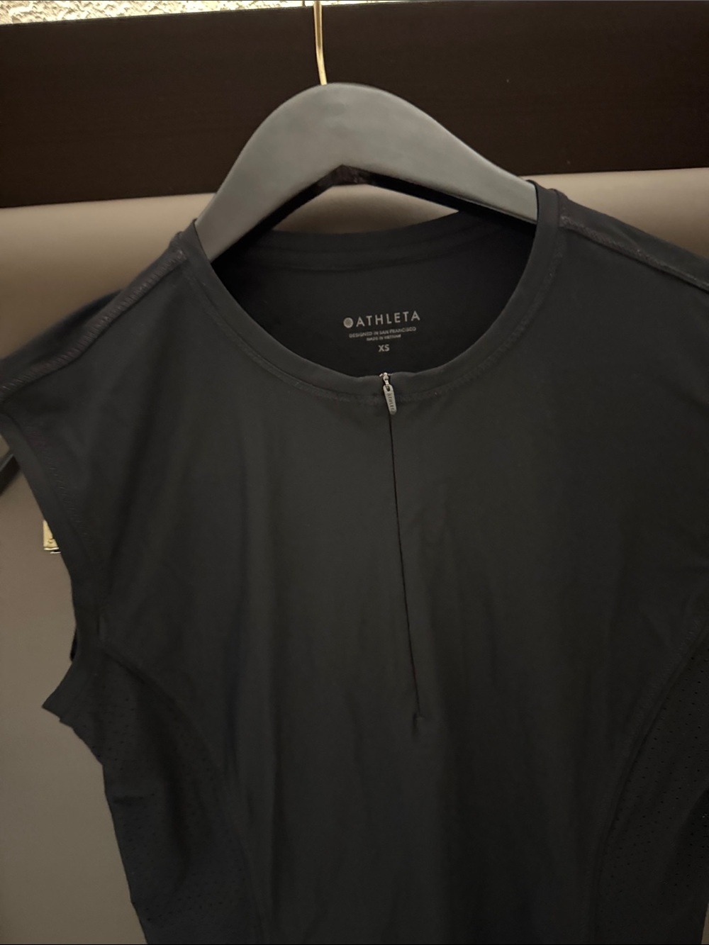 Athleta Black Sleeveless Zip-Front Performance Tank - Picture 2 of 3